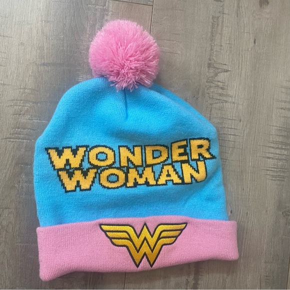 3 Brand new hats and 1 earmuffs (never used) - Picture 5 of 8